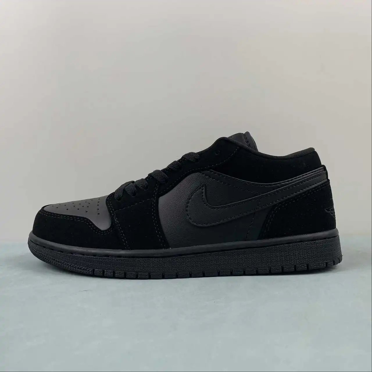 Air Jordan 1 Low 553558-025 5