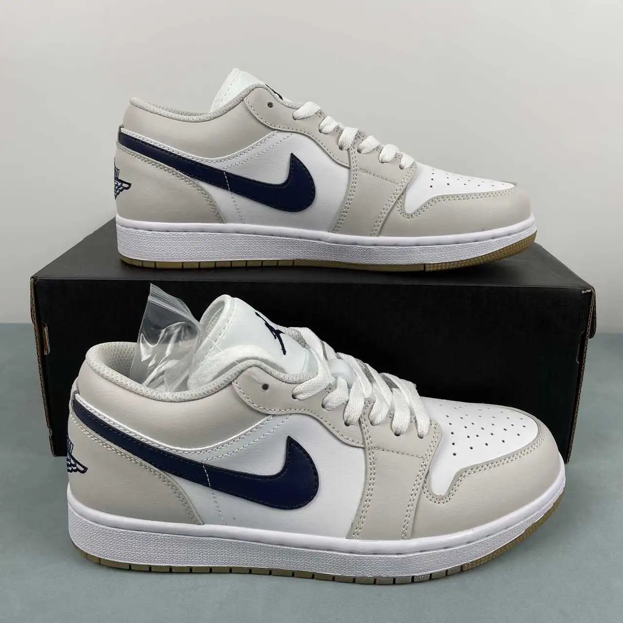 Air Jordan 1 Low 553558-146