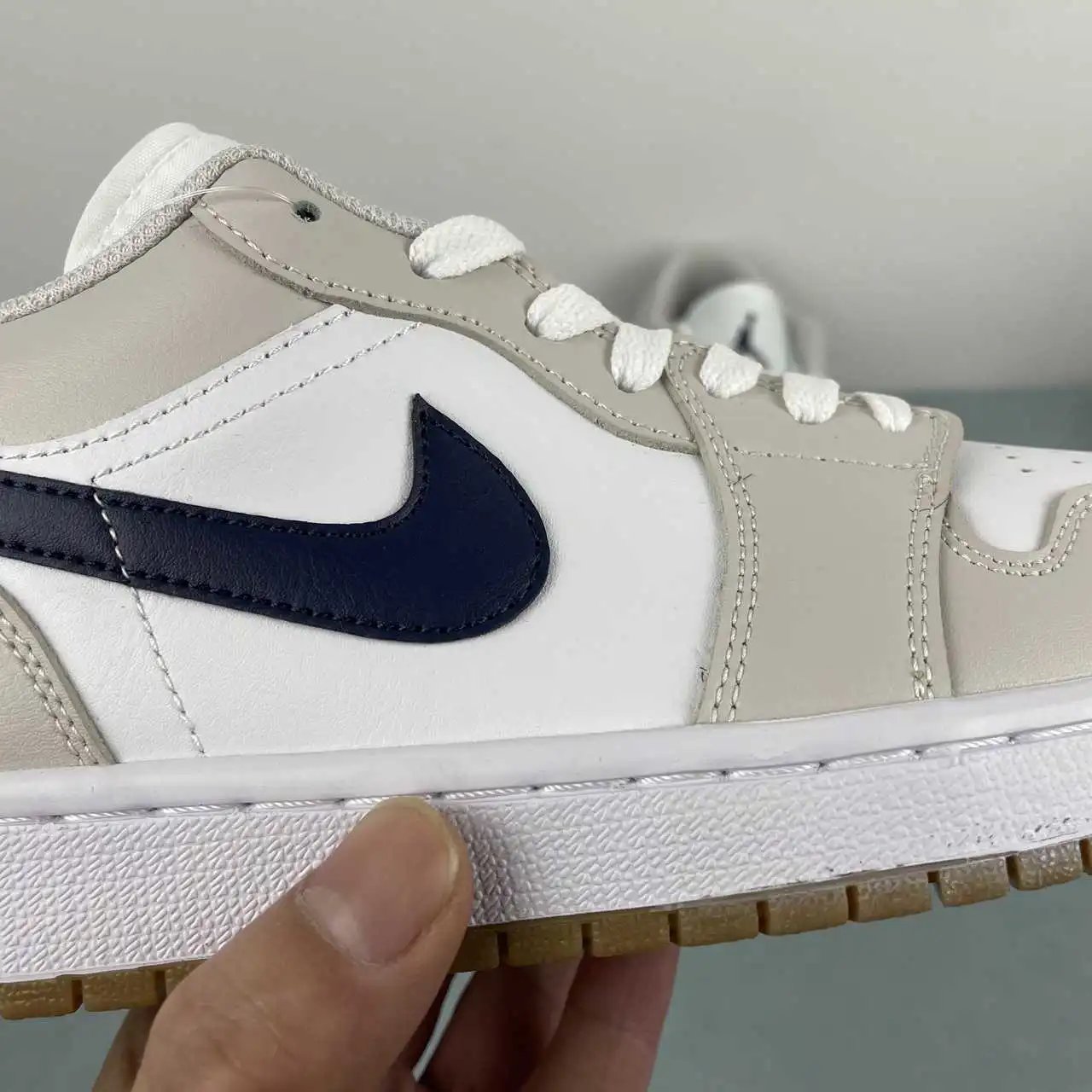 Air Jordan 1 Low 553558-146 9