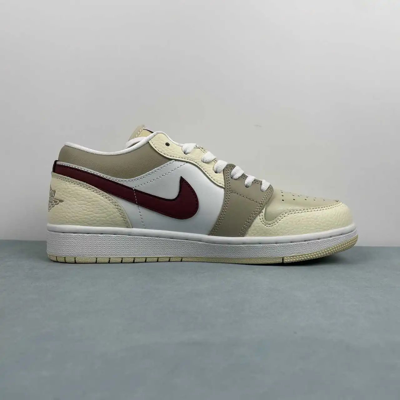 Air Jordan 1 Low HV6530-100 6