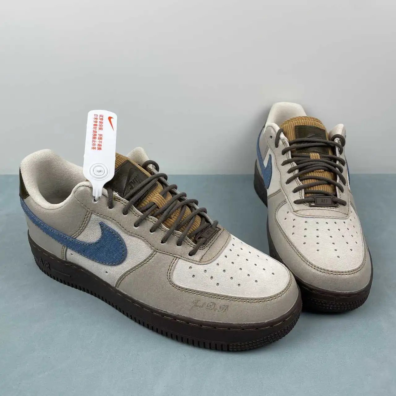 Nike Air Force 1 HQ3458-142 thumbnail 2