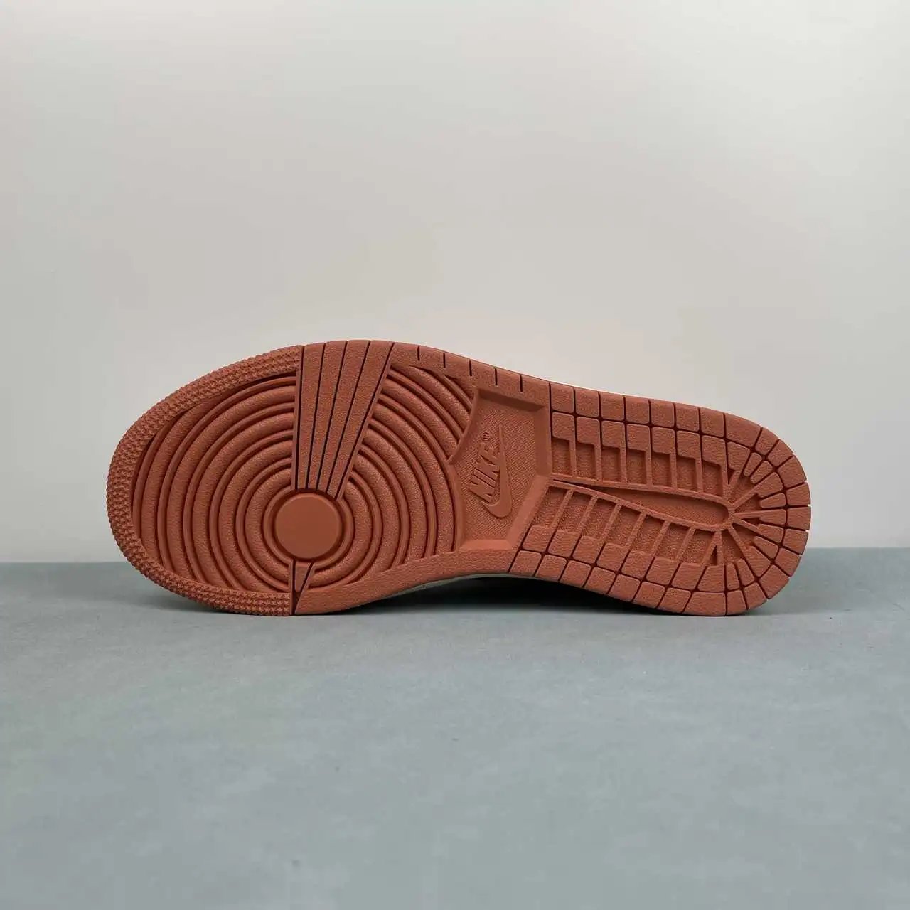 Air Jordan 1 Low DC0774-180 11