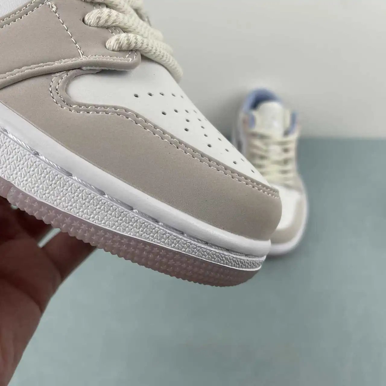 Air Jordan 1 Low IB8859-101 7