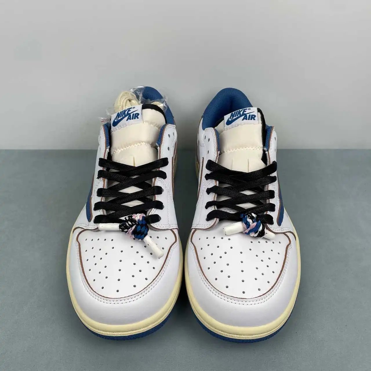 Air Jordan 1 Low DM7866-104 thumbnail 3