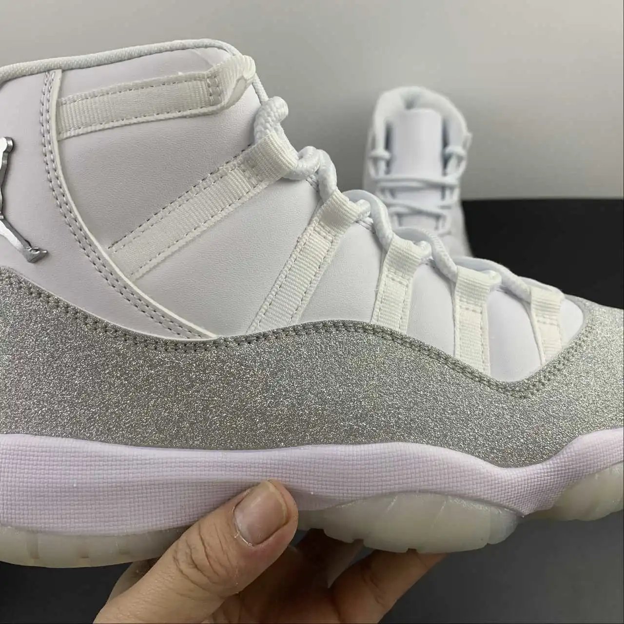 Air Jordan 11 AR0715-100 8