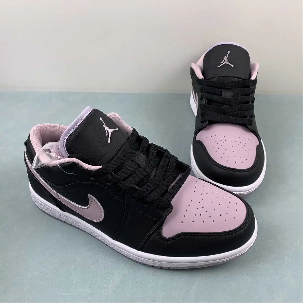 Air Jordan 1 Low DV1309-051 thumbnail 2