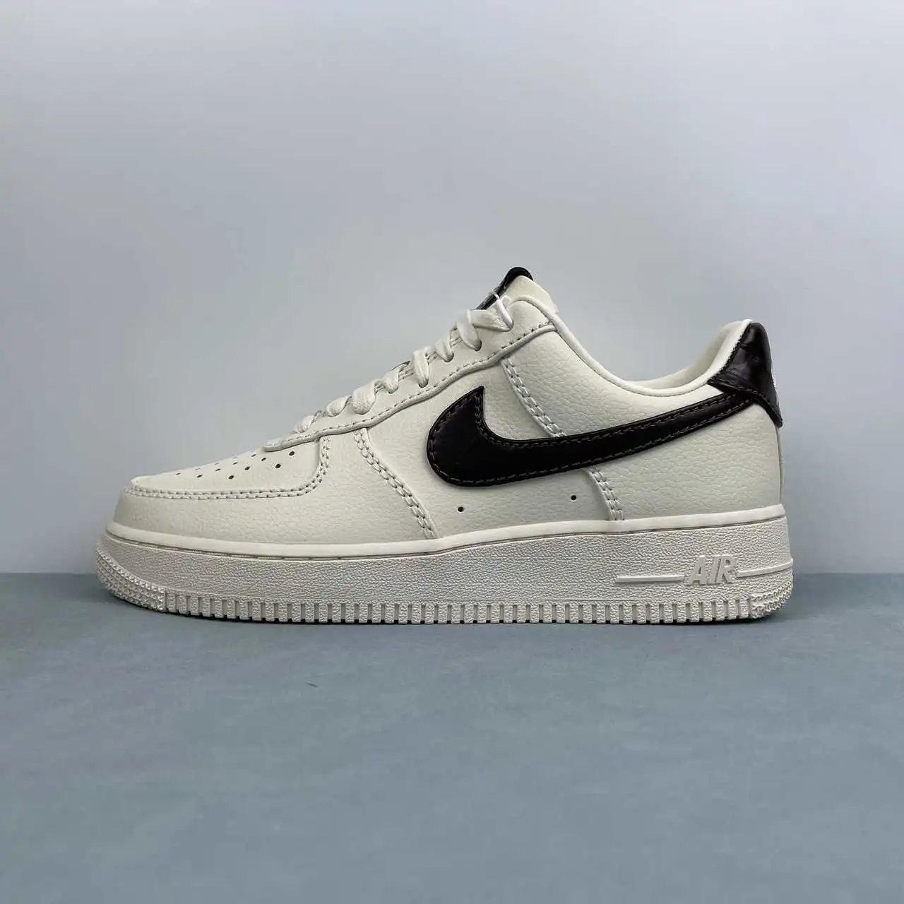 Nike Air Force 1 IH7332-001 thumbnail 4