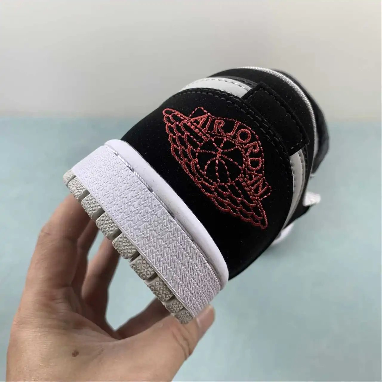 Air Jordan 1 Low 553558-032 10