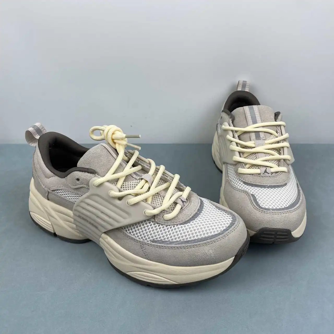 Air Jordan IB3722-101 thumbnail 2