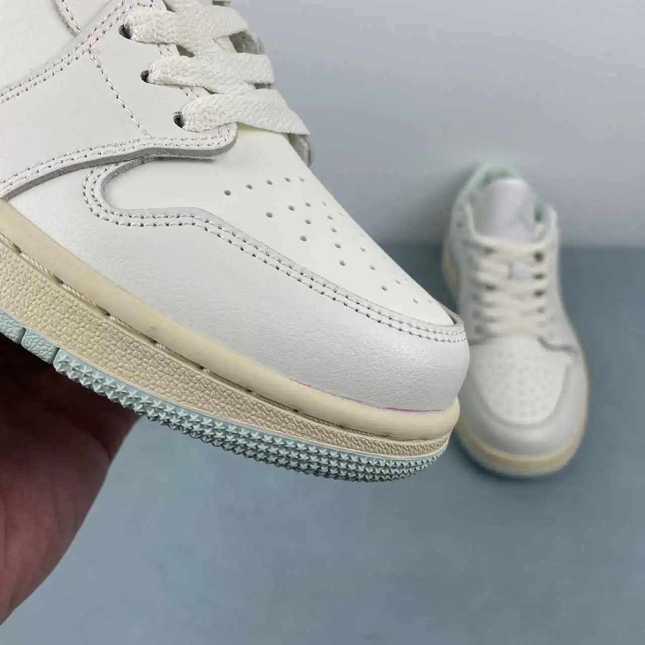 Air Jordan 1 Low DC0774-134 7