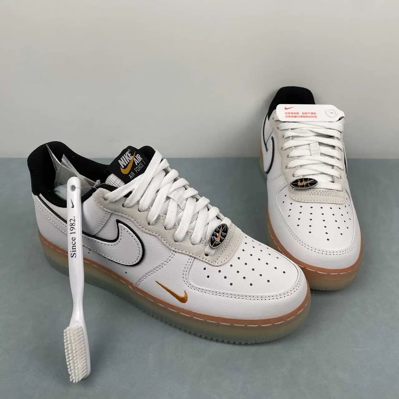 Nike Air Force 1 IO0228-100 thumbnail 2