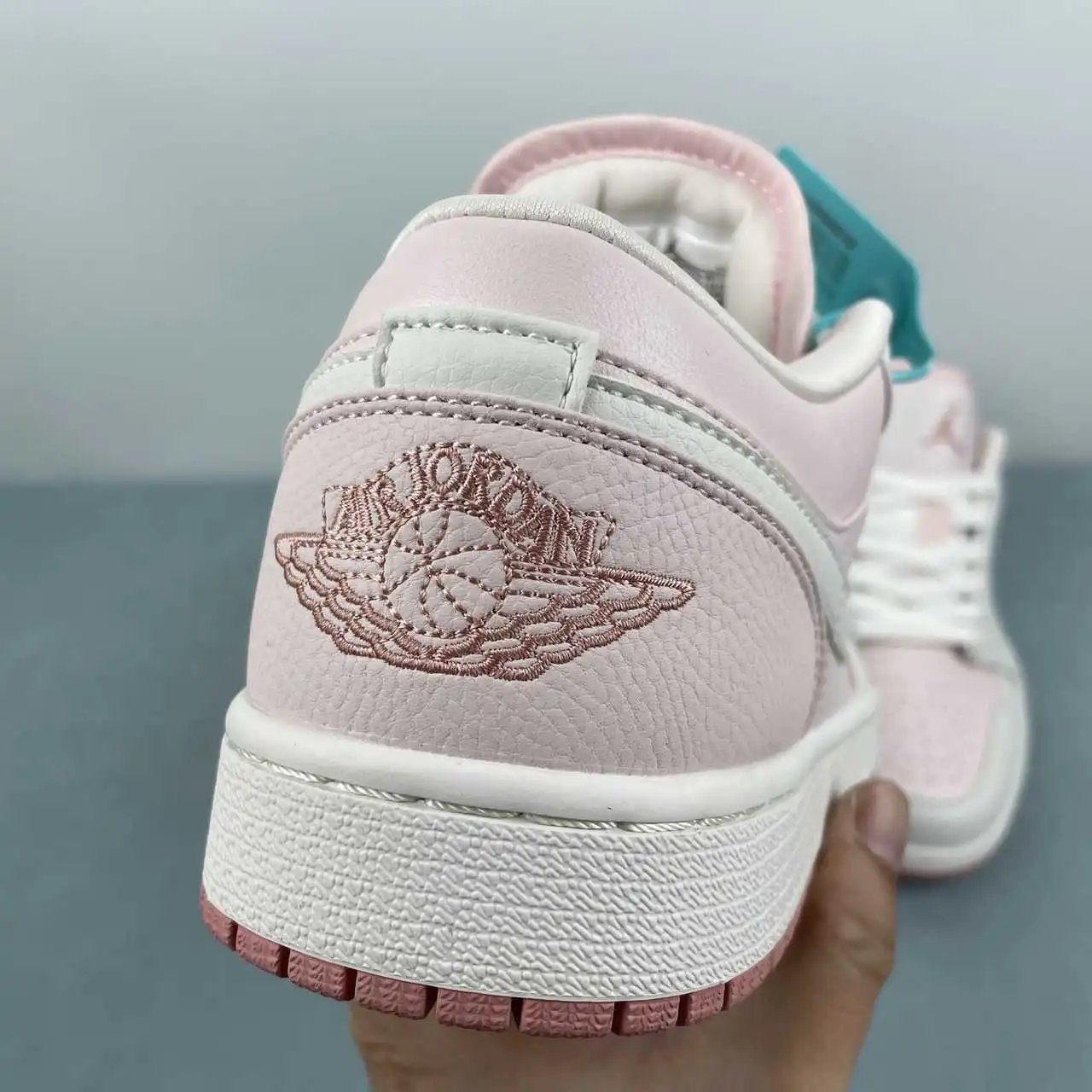 Air Jordan 1 Low IH0823-611 8