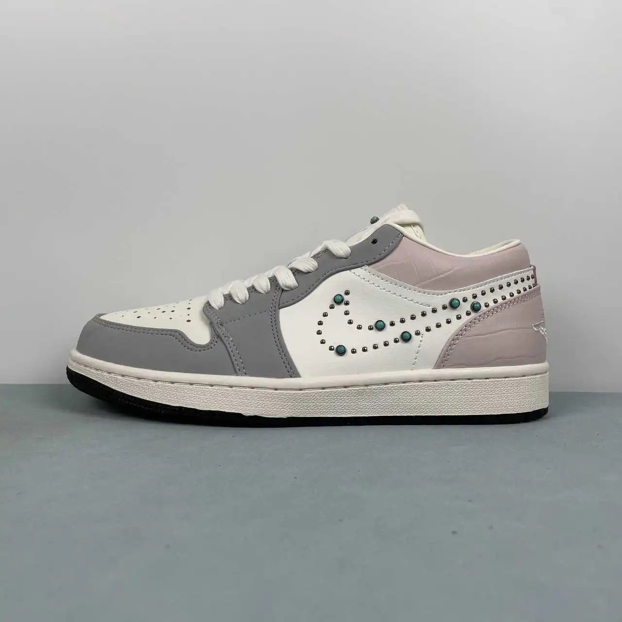 Air Jordan 1 Low IH7319-001 5