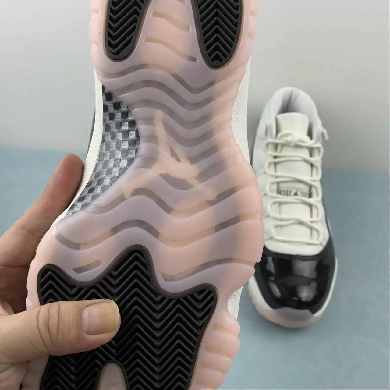 Air Jordan 11 AR0715-101 10