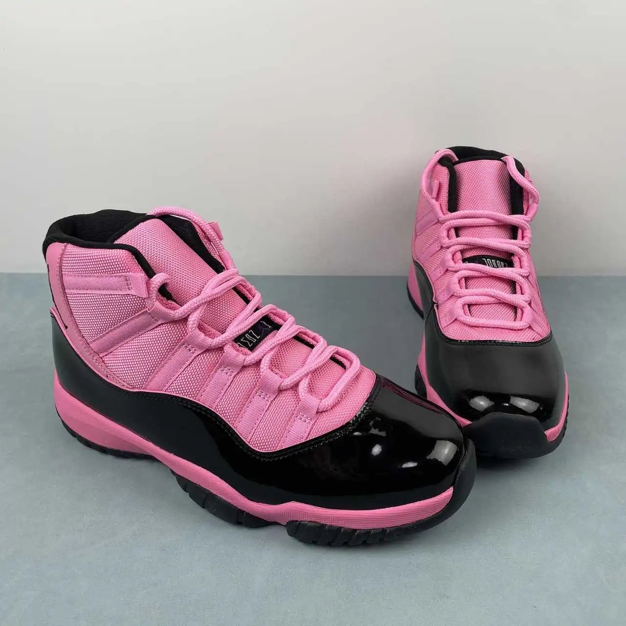 Air Jordan 11 CT8012-500 thumbnail 2