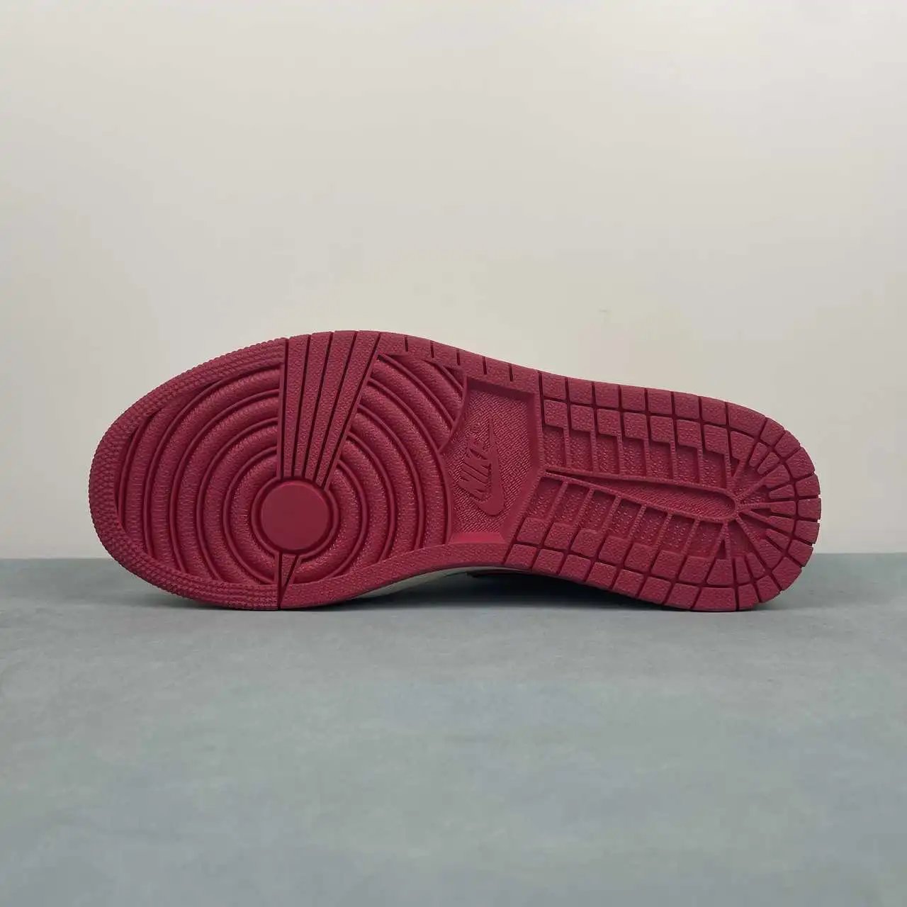 Air Jordan 1 Low HV4511-133 11