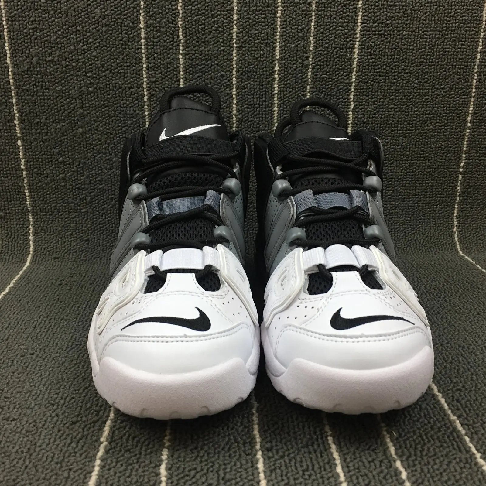 Nike Air More Uptempo Black White Grey thumbnail 4