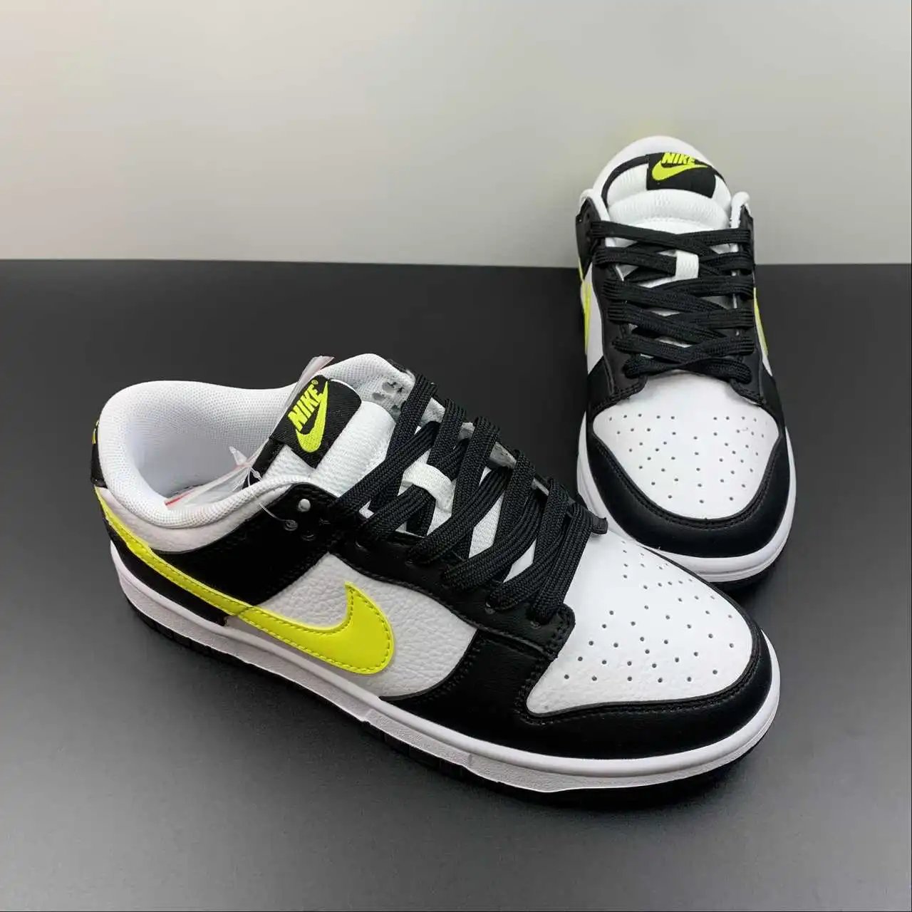 Nike Dunk Low FQ2431-001 thumbnail 2