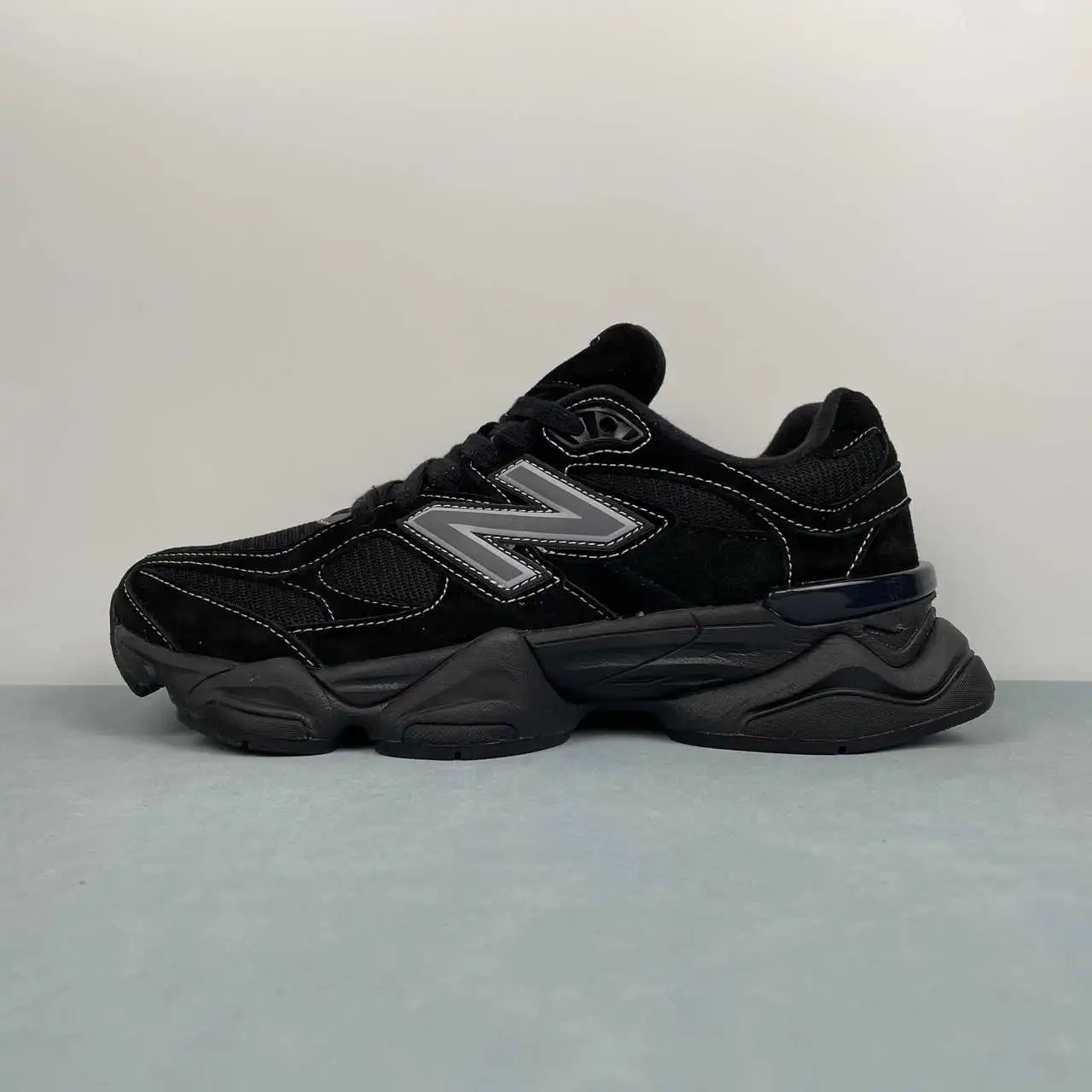 New Balance 9060 U9060BB thumbnail 4