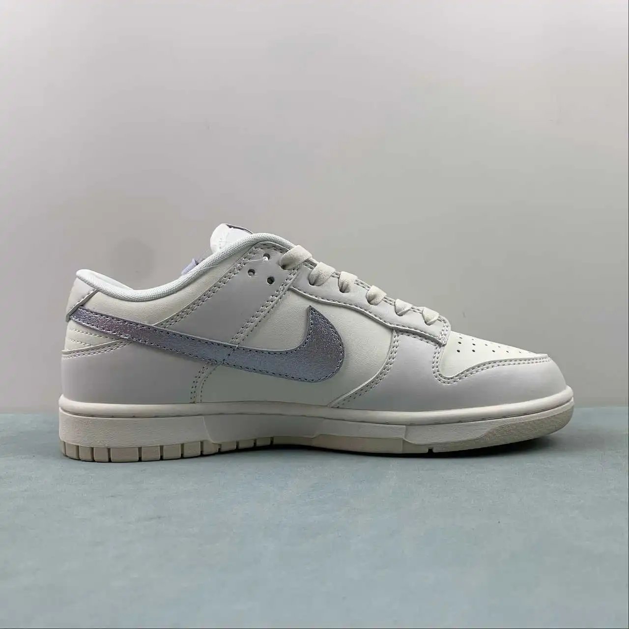 Nike Dunk Low DX5930-100 5