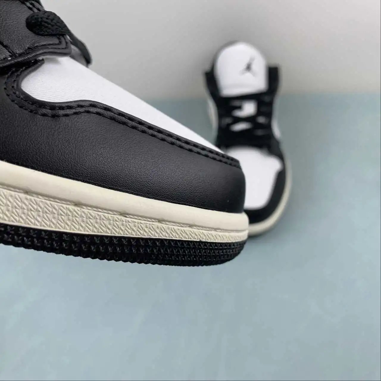 Air Jordan 1 Low FB9893-101 7