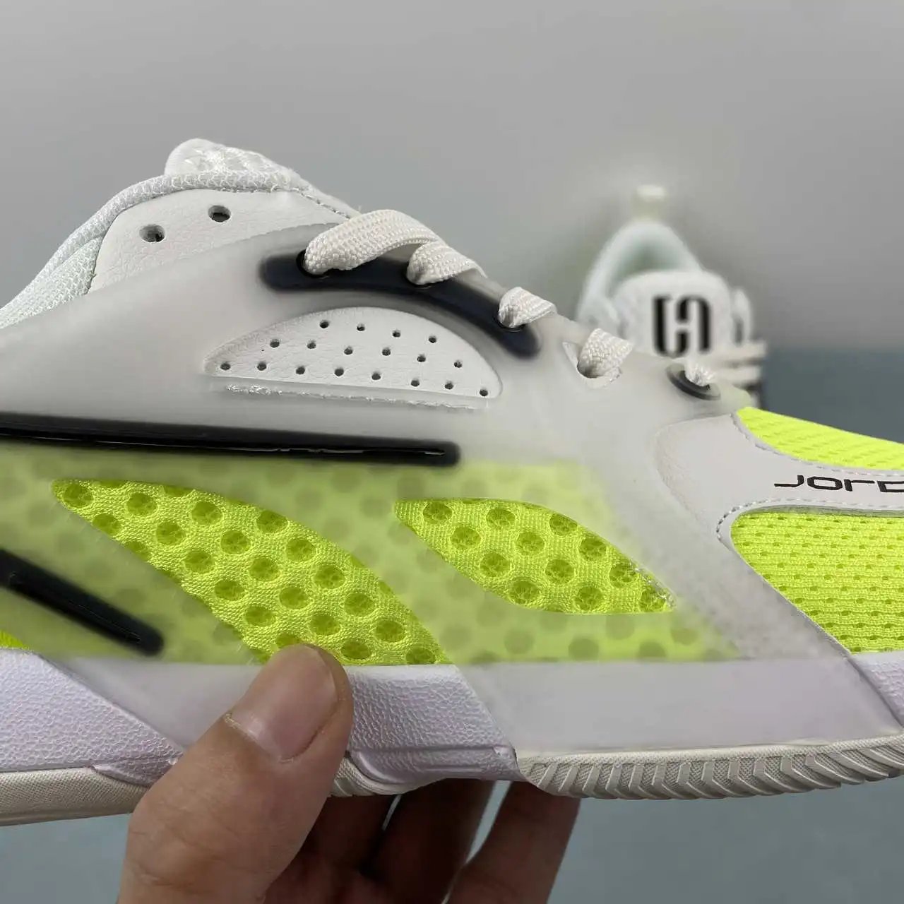 Jordan Flight Court FQ3858-107 9