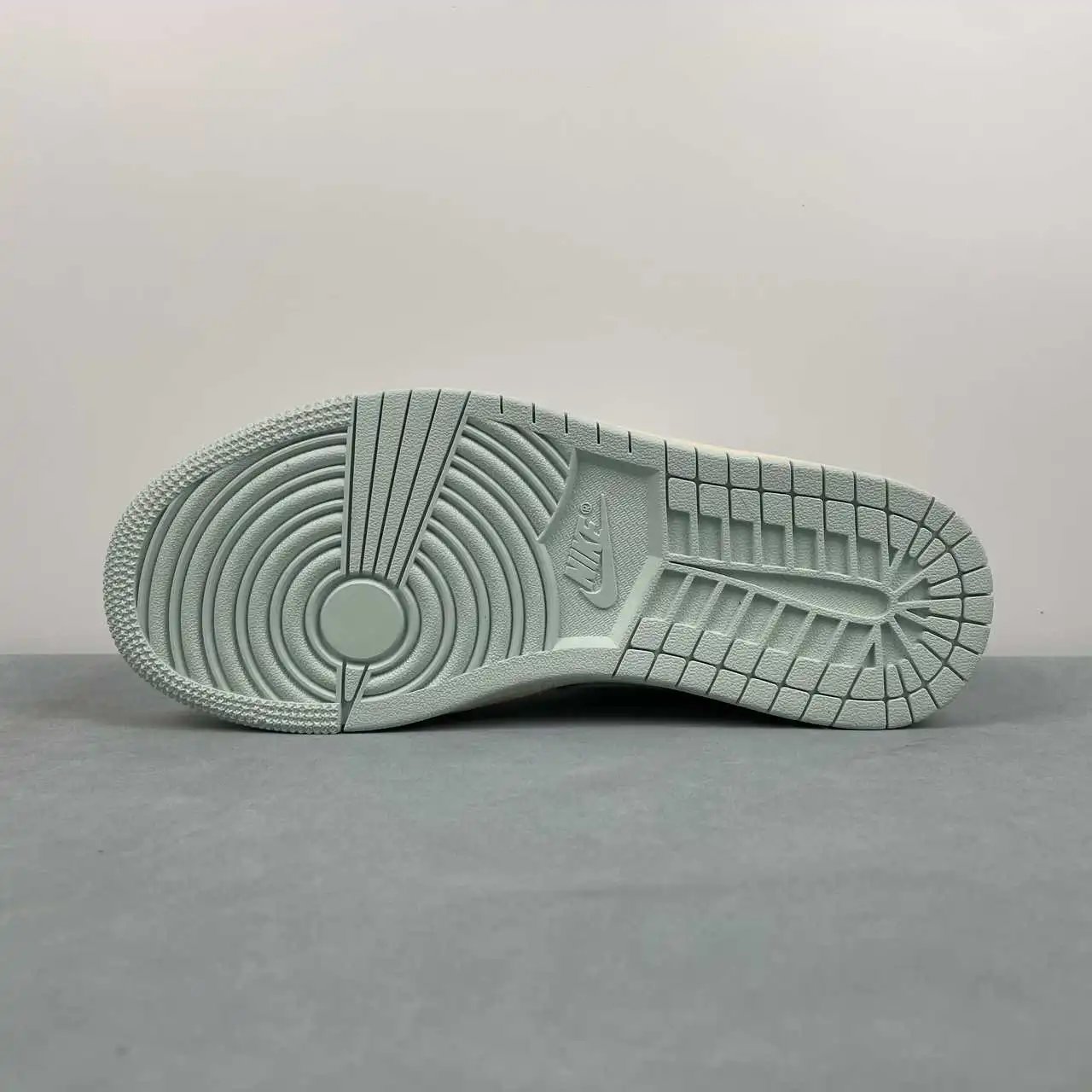 Air Jordan 1 Low DC0774-134 11