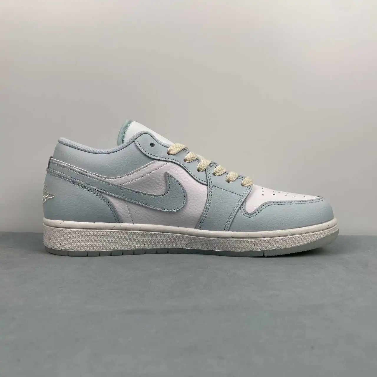 Air Jordan 1 Low HJ5999-400 6
