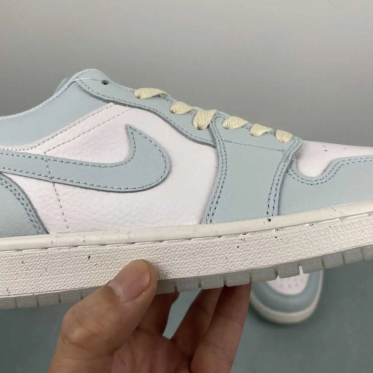 Air Jordan 1 Low HJ5999-400 9