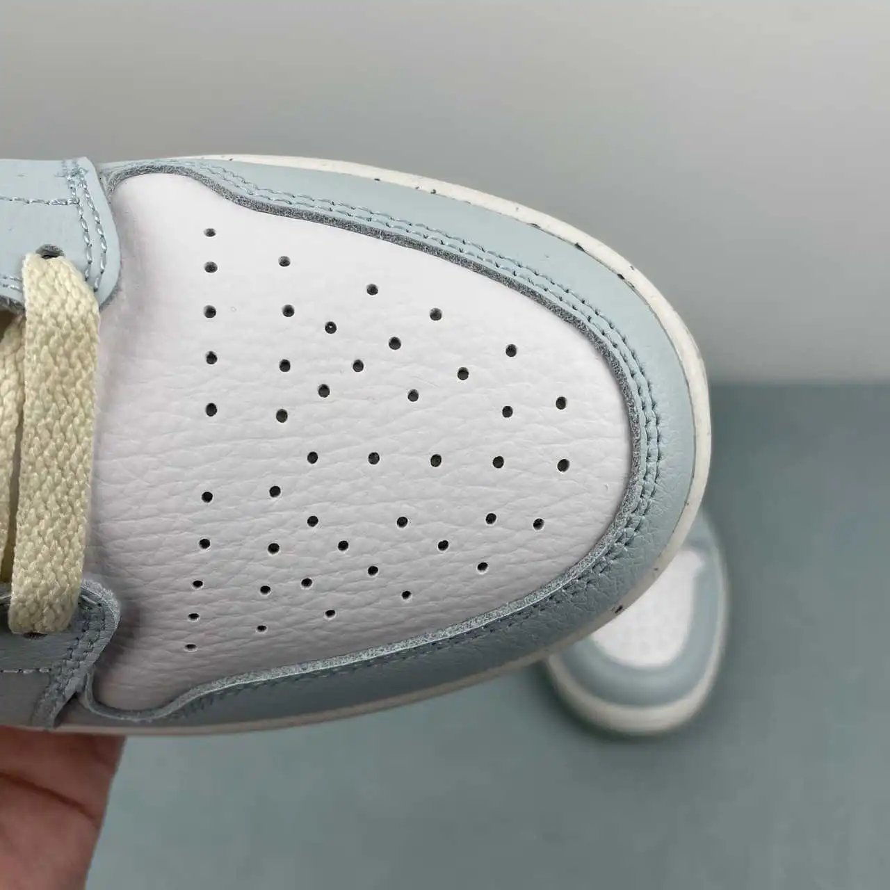 Air Jordan 1 Low HJ5999-400 10