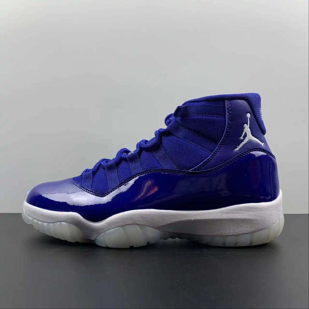 Air Jordan 11 AT7802-115 6