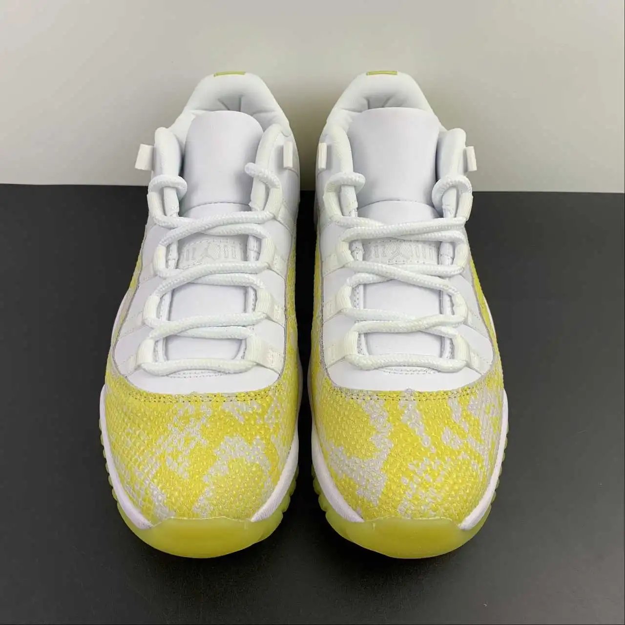 Air Jordan 11 AH7860-107 thumbnail 4