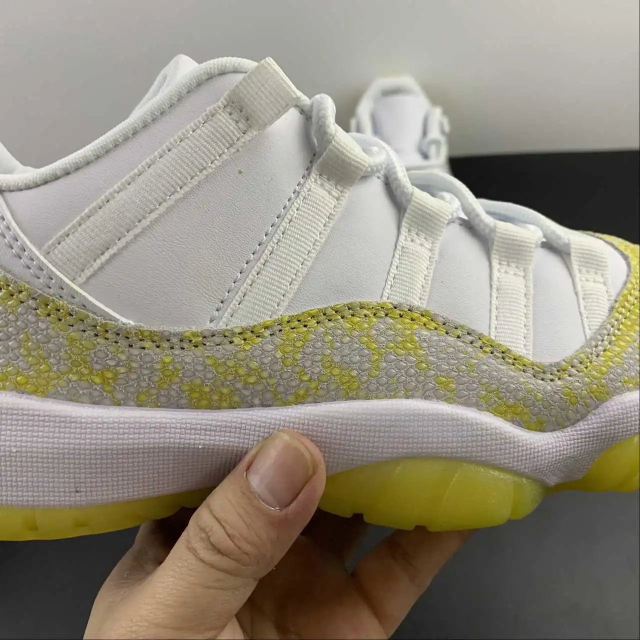 Air Jordan 11 AH7860-107 8