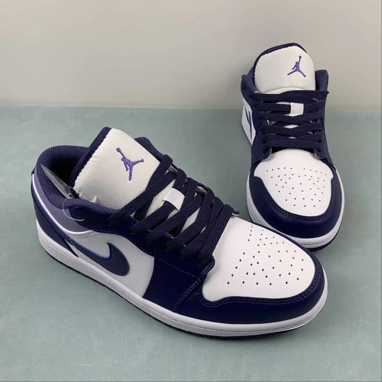 Air Jordan 1 Low 553558-515 thumbnail 2
