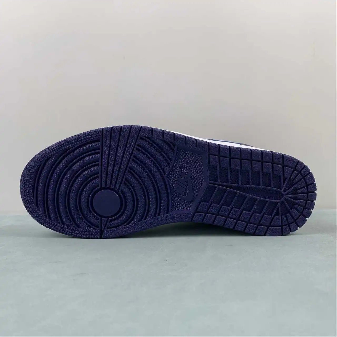 Air Jordan 1 Low 553558-515 11