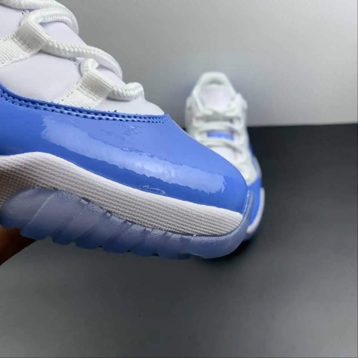 Air Jordan 11 528895-106 7