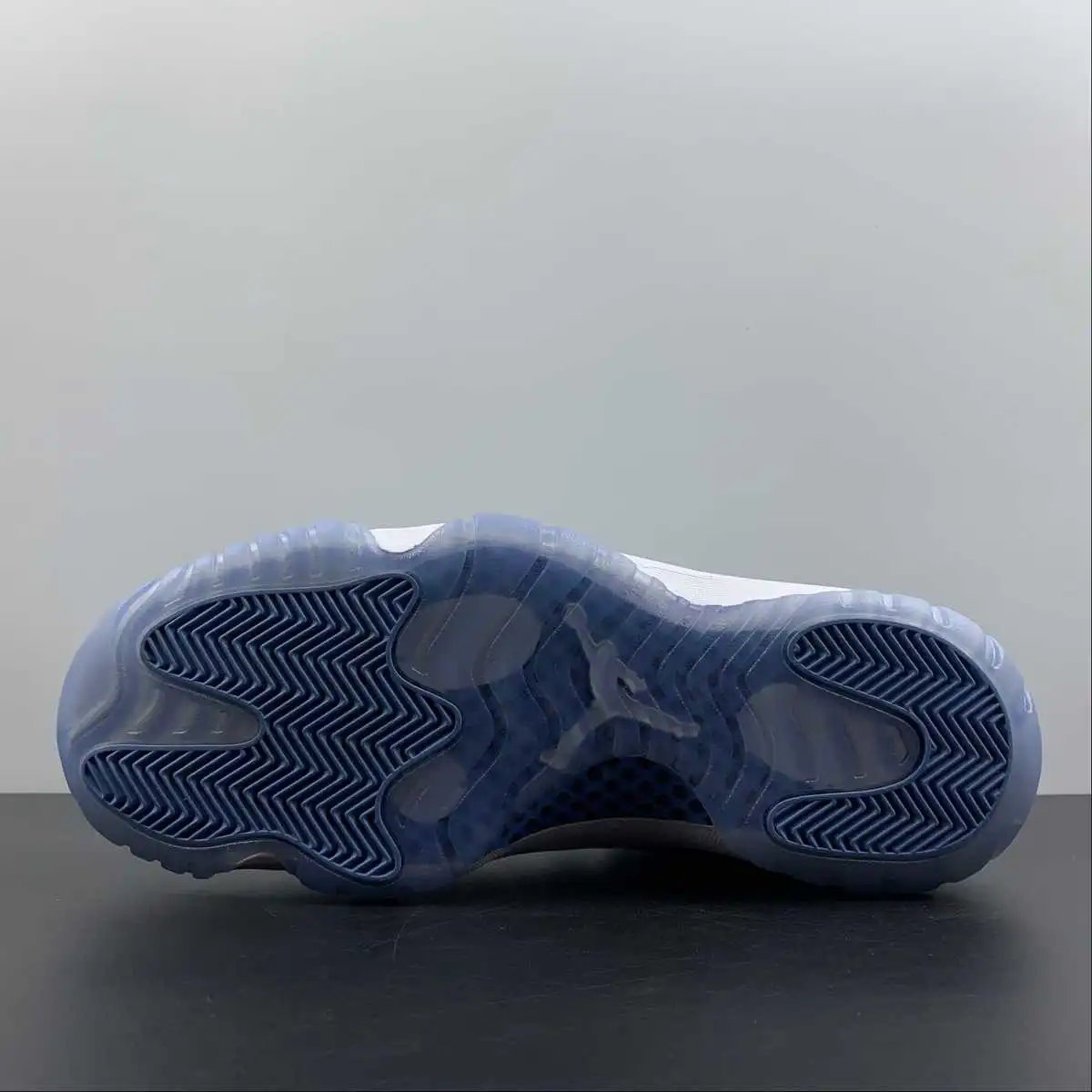 Air Jordan 11 528895-106 11