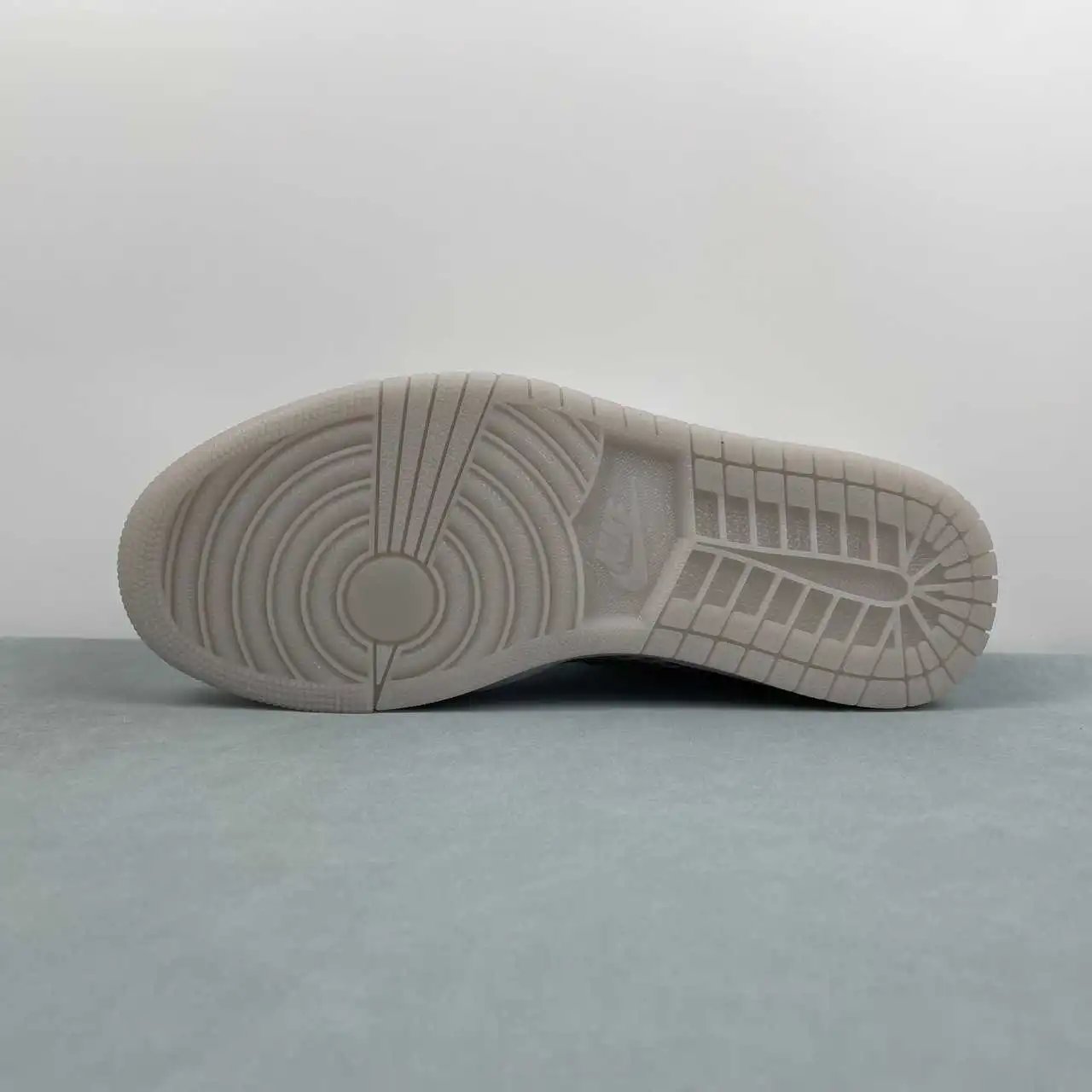 Air Jordan 1 Low HQ2186-002 11