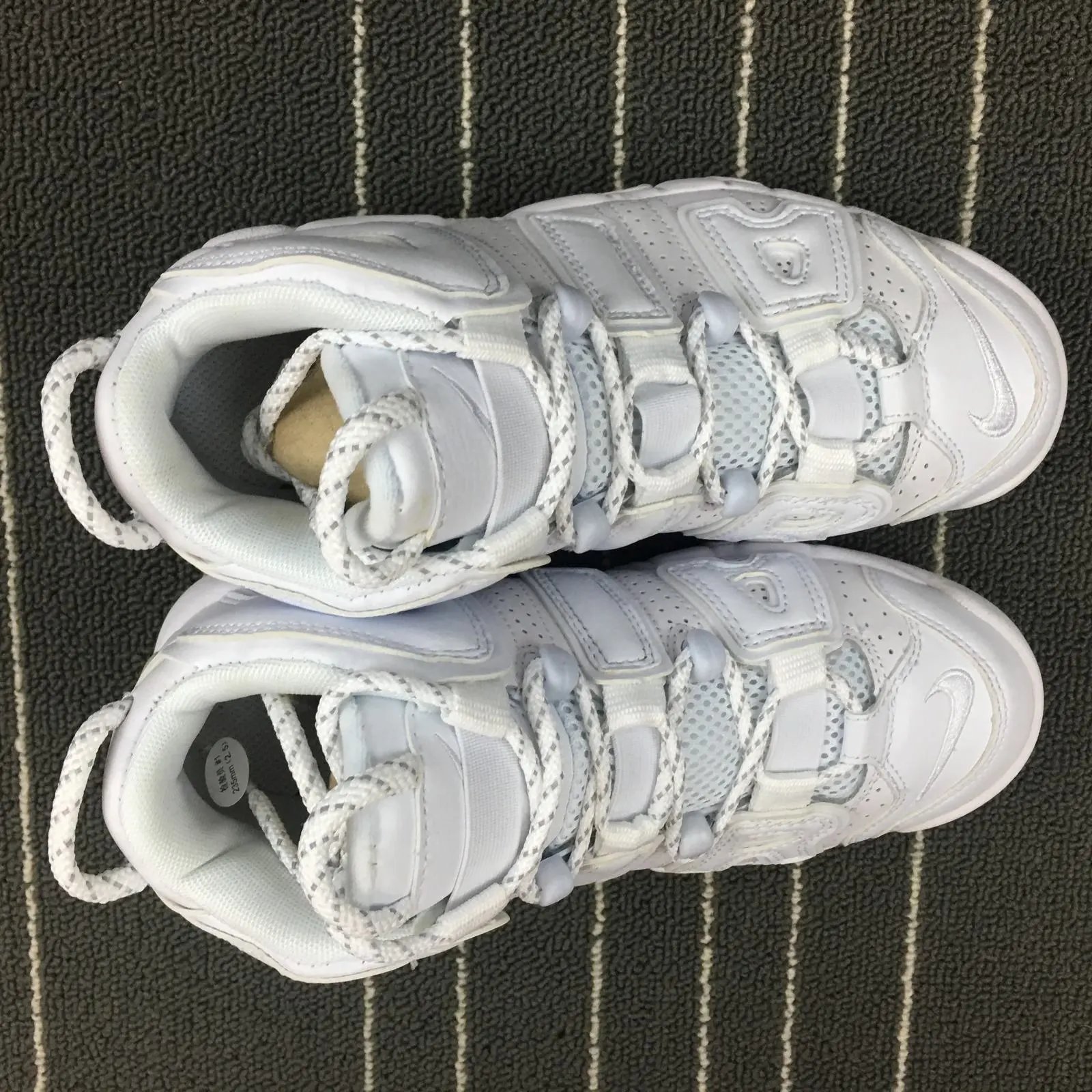 Nike Air More Uptempo Triple White thumbnail 2