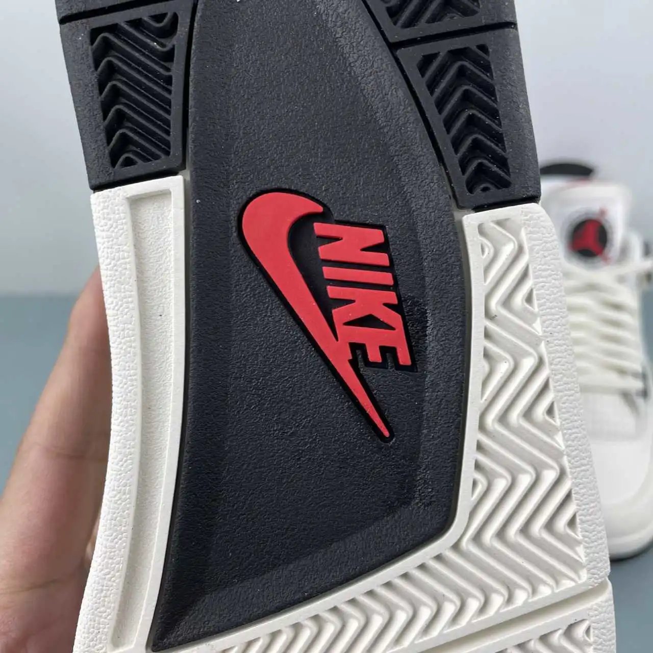 Air Jordan 4 IM4002-100 12