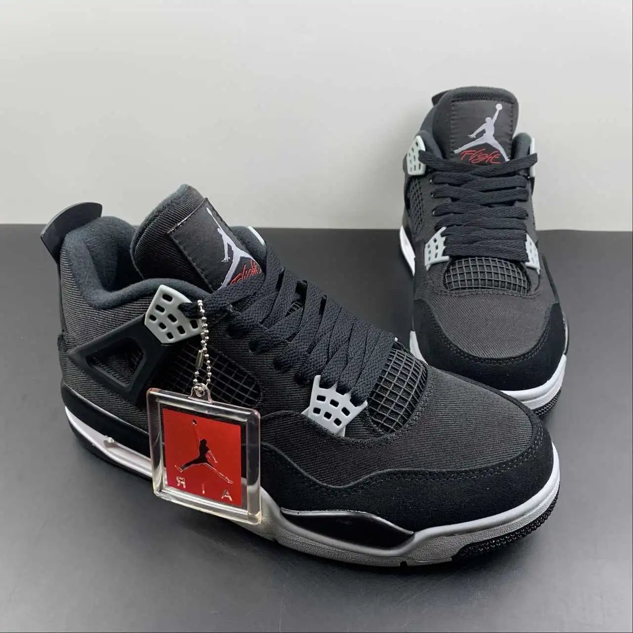 Air Jordan 4 DH7138-006 thumbnail 2