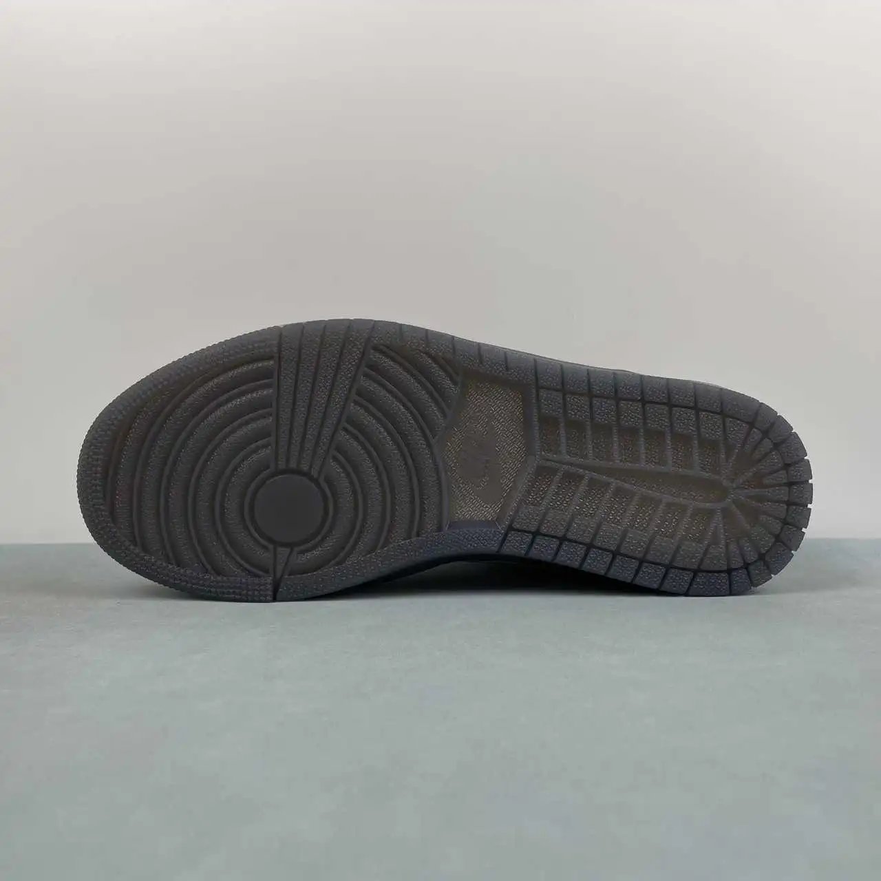 Air Jordan 1 Low HV5968-001 11