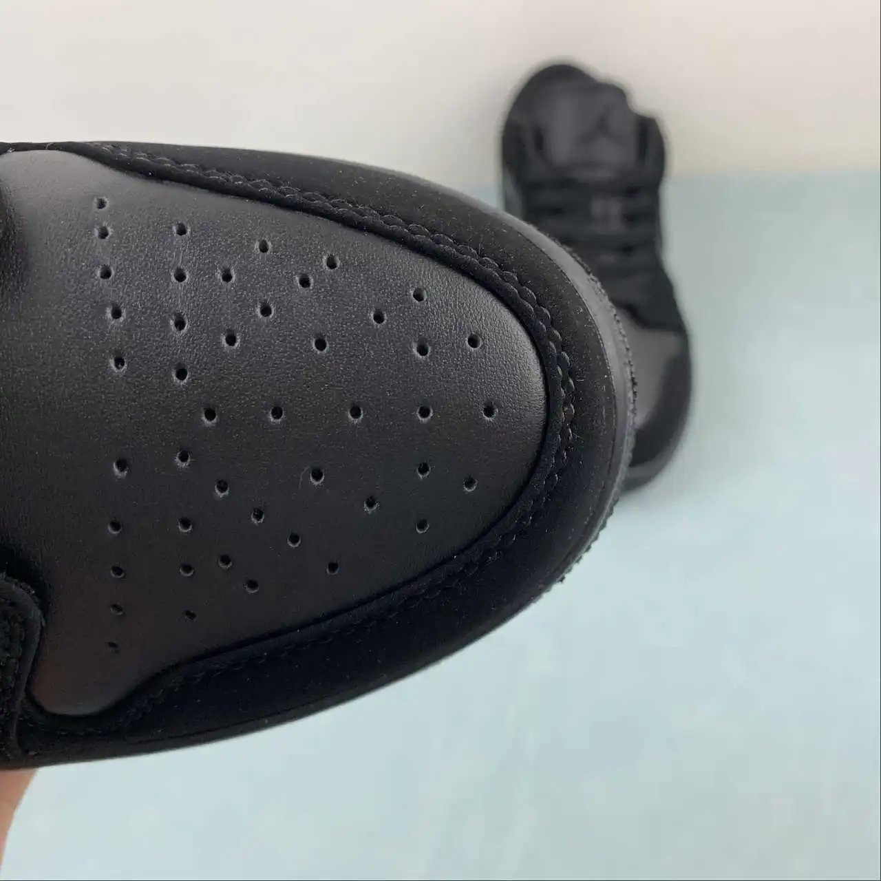 Air Jordan 1 Low 553558-025 8