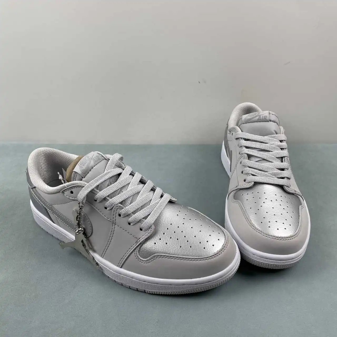 Air Jordan 1 Low CZ0790-002 thumbnail 2