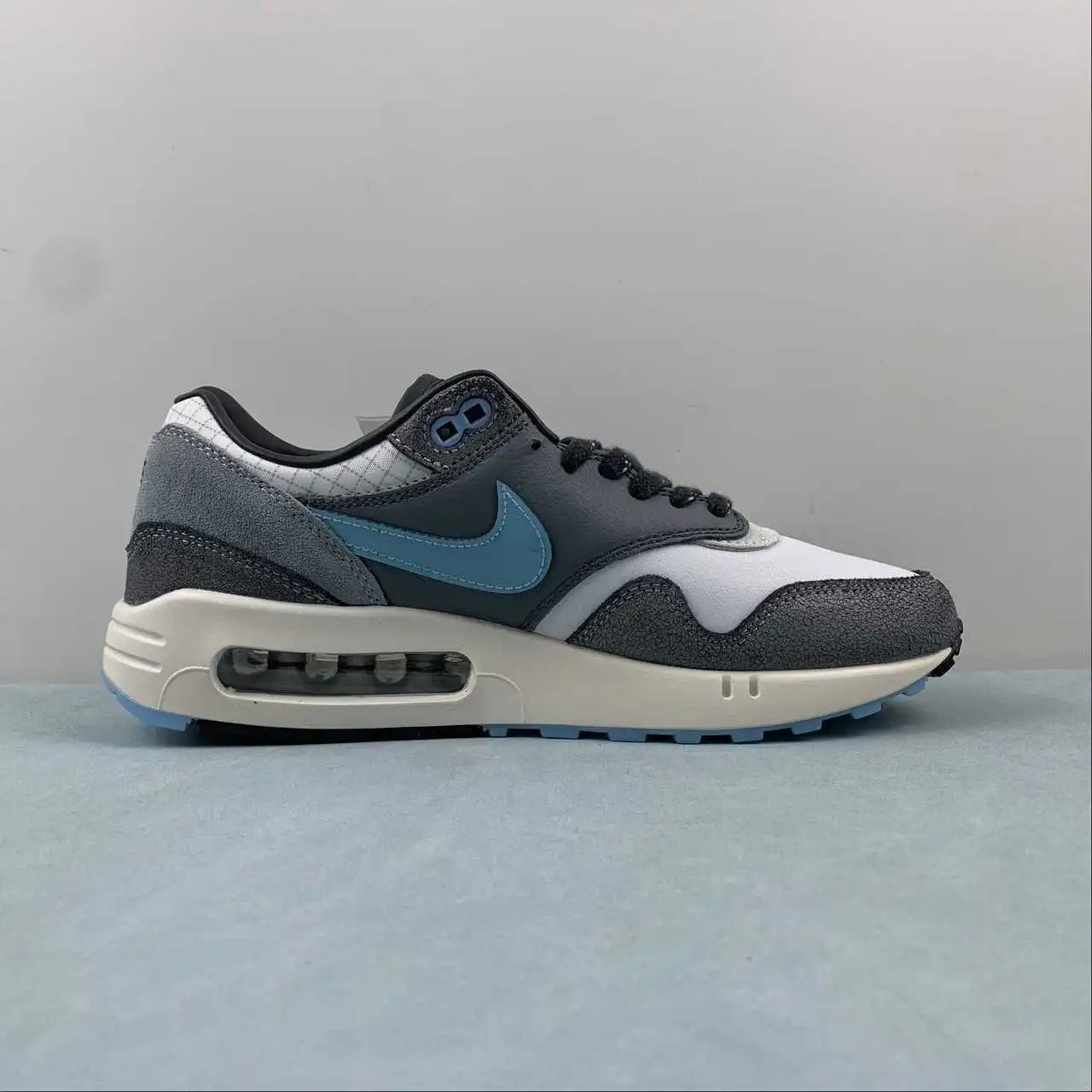 Nike Air Max1 FQ8742-100 thumbnail 4
