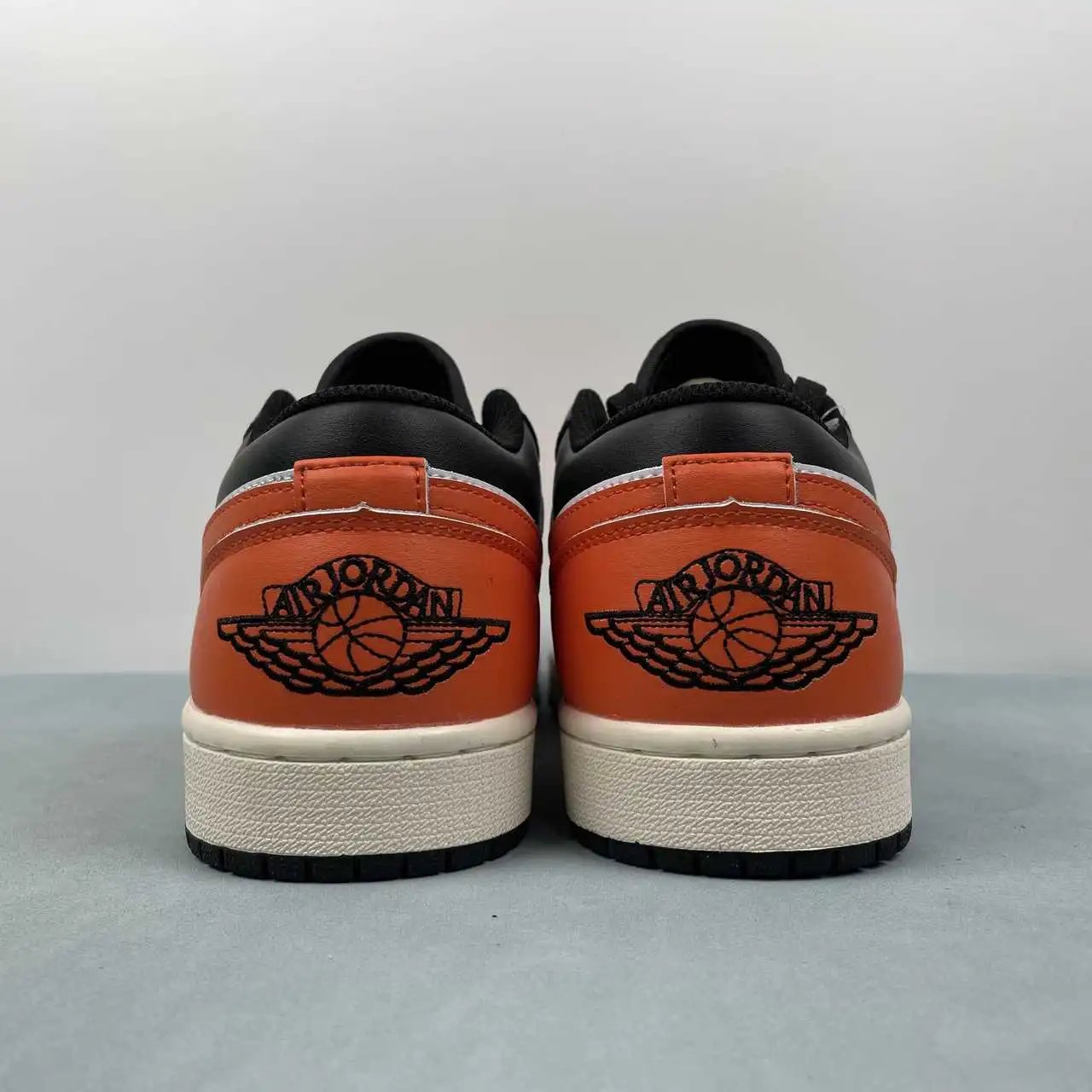 Air Jordan 1 Low 553558-081 thumbnail 4