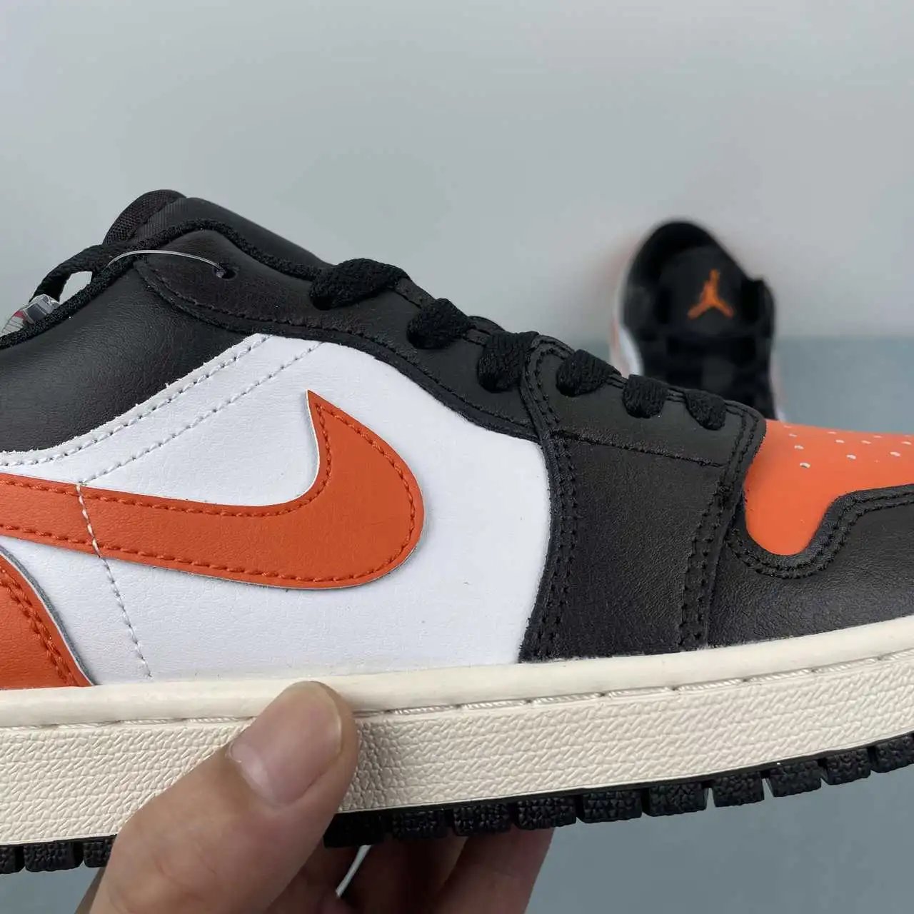 Air Jordan 1 Low 553558-081 9