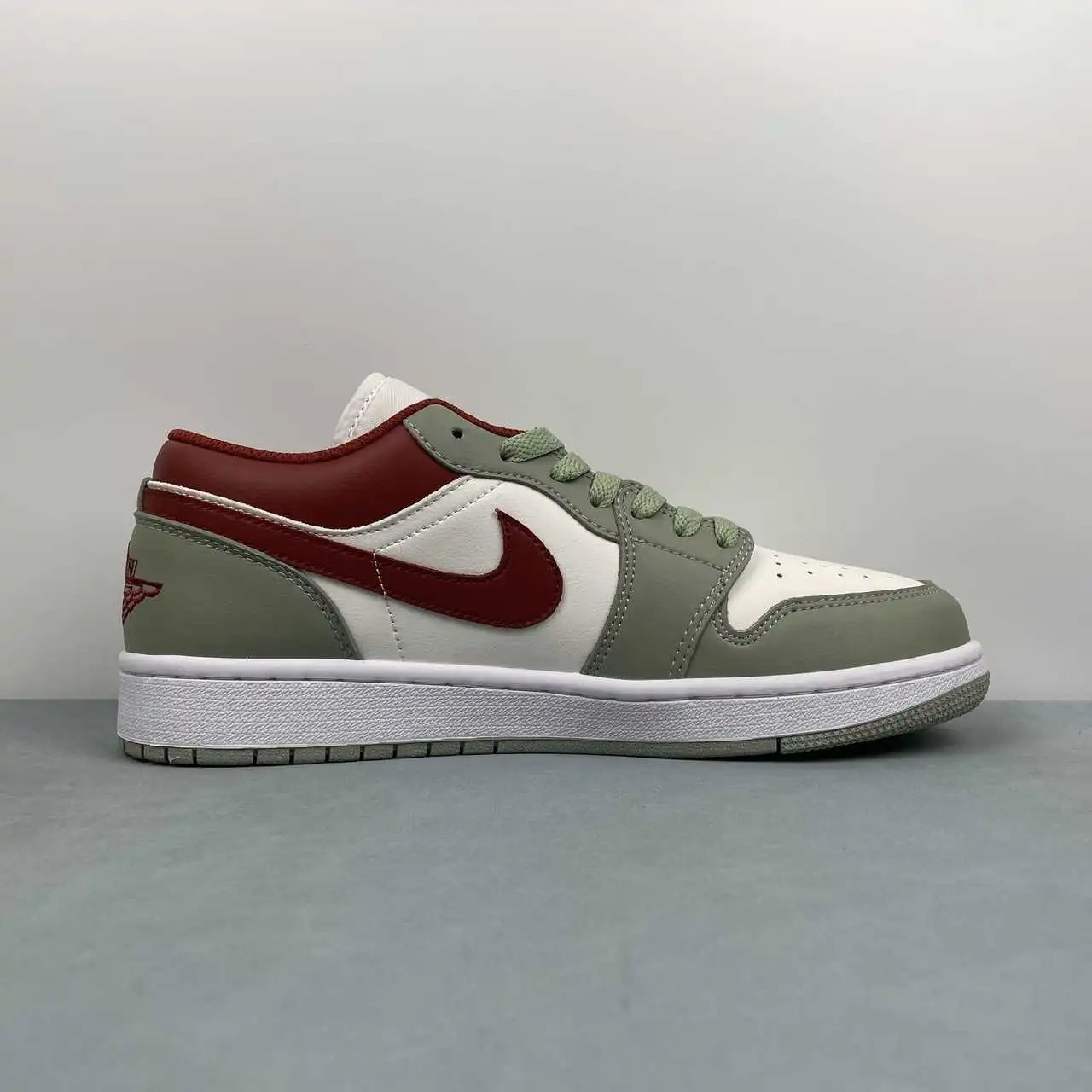 Air Jordan 1 Low 553558-133 6