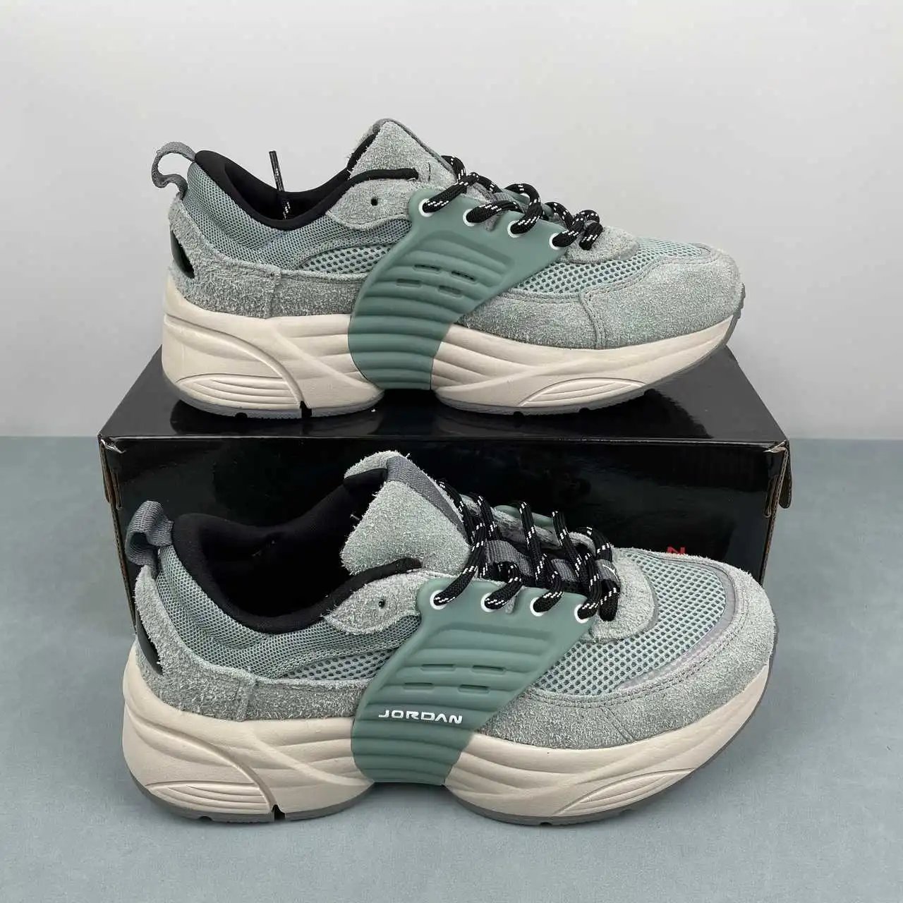 Air Jordan IB3722-301