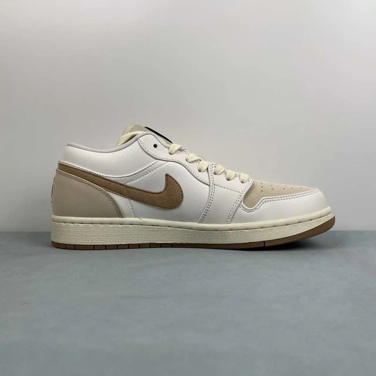 Air Jordan 1 Low IB8855-121 6